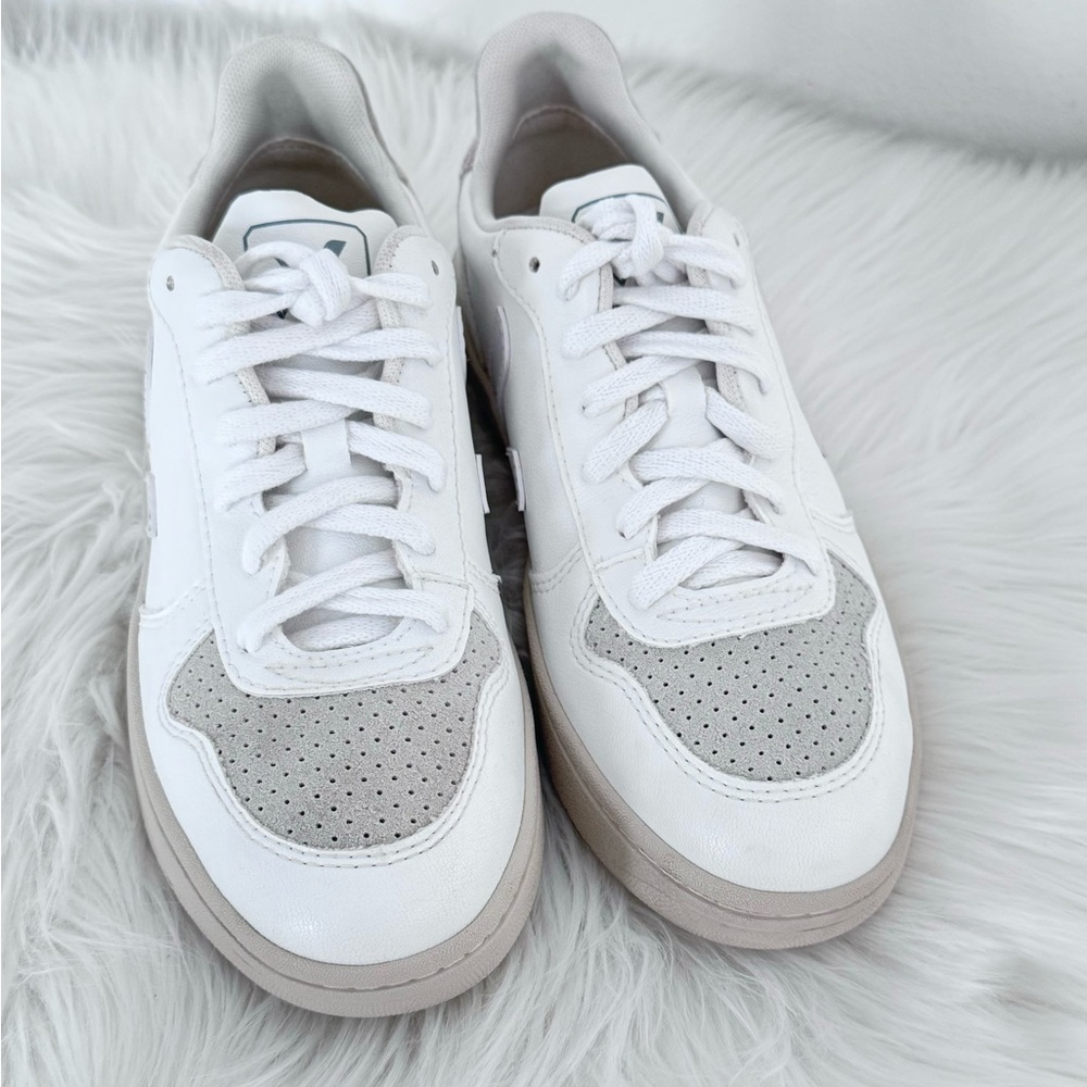 Veja V-10 CWL Sneakers - Picture 10 of 11